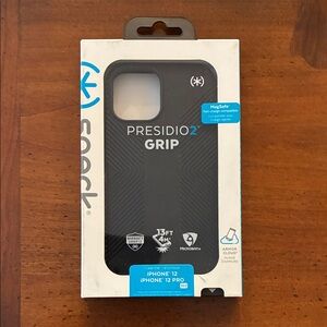 Speck Presidio2 Grip Case for iPhone 12/12 Pro - Black - New and unopened